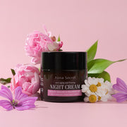 Alma Secret Crema De Noche Antiedad Y Reparadora Con Rosa Mosqueta, Escualano Y Ácido Hialurónico 50 8436568711171 con flores y hojas