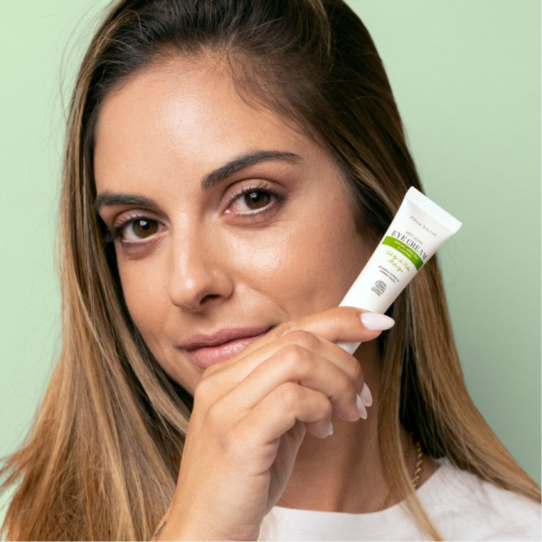 Alma Secret Contorno De Ojos Antiedad Con Aguacate, Té Verde Y Cafeina 10 Ml
